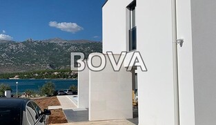 Villa 167 m2 &ndash; Rovanjska *Prvi red do mora* (ID-2318)