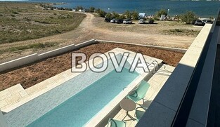 Villa 167 m2 &ndash; Rovanjska *Prvi red do mora* (ID-2318)